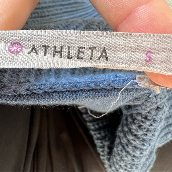 Athleta top - size small - Picture 6 of 8